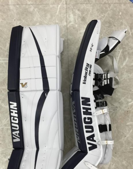 Vaughn Velocity V6 2300 Pro Goalie Leg Pads - Image 2