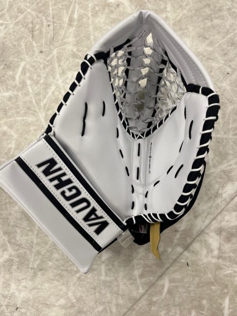 Vaughn Velocity V9 Pro Carbon Goalie Catcher - Image 8