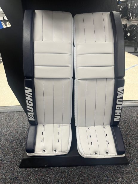 Vaughn Velocity V9 Carbon Pro Goalie Leg Pads - Image 6