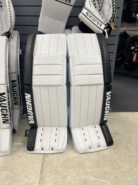 Vaughn Velocity V9 Carbon Pro Goalie Leg Pads - Image 8