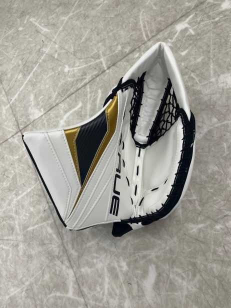 True L12.2 Pro Goalie Catcher- NHL Pro Stock - Image 2