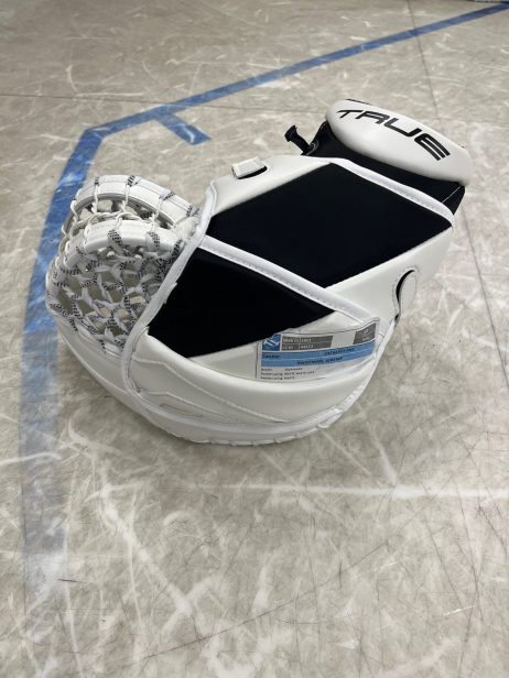 True Catalyst PX3 Pro Goalie Catcher- NHL Pro Stock - Image 11