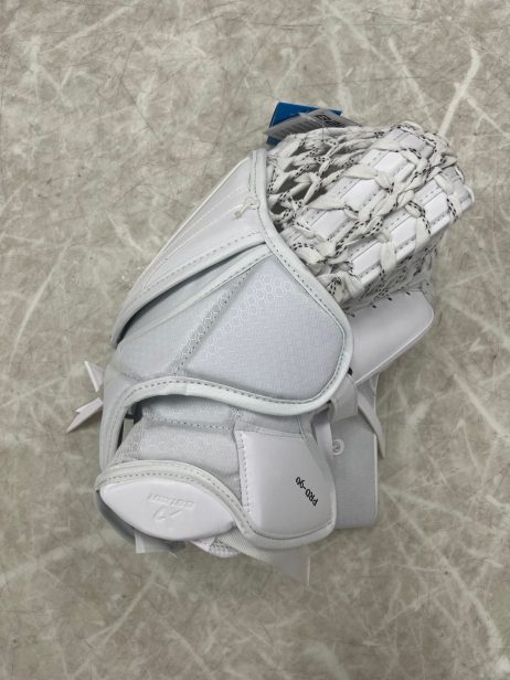 Bauer Vapor Hyperlite 2 Senior Goalie Catcher- Custom 580 Break - Image 2