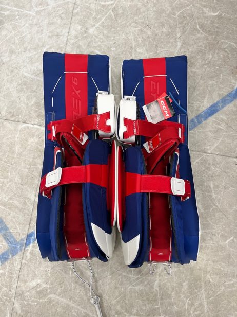 CCM Extreme Flex 6 Pro Goalie Leg Pads - Image 8