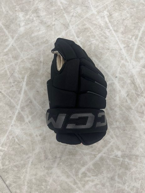 CCM Tacks Vector Plus Senior Hockey Gloves - Image 6